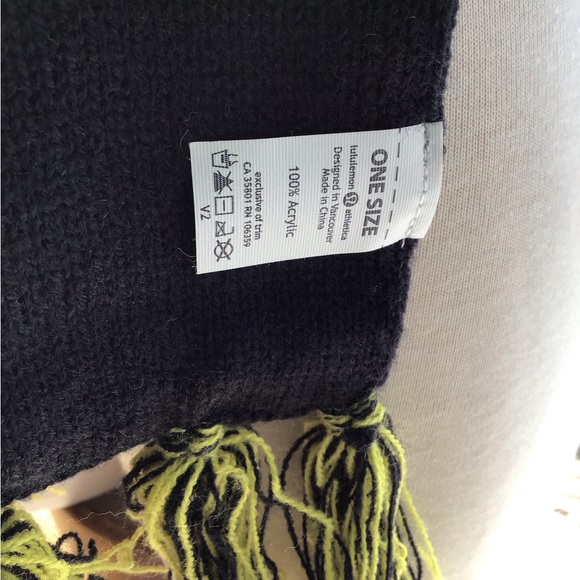 Lululemon Athletica acrylic scarf, wrap, 52 inches long, new, fall winter. - Picture 3 of 6